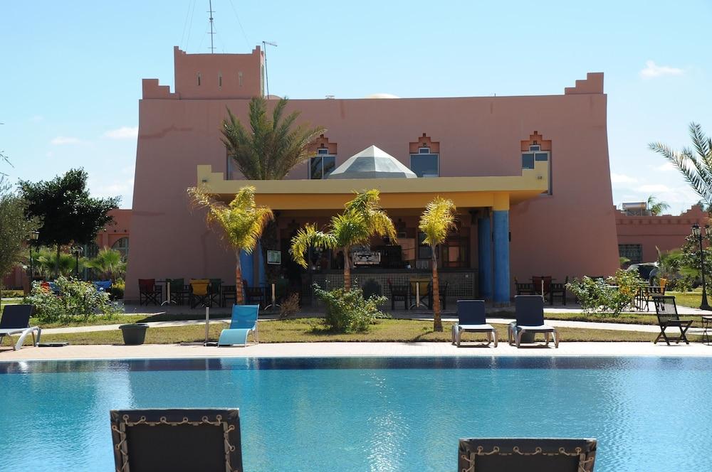 利亚德约文斯住宿加早餐旅馆 Ouled Moumen 外观 照片