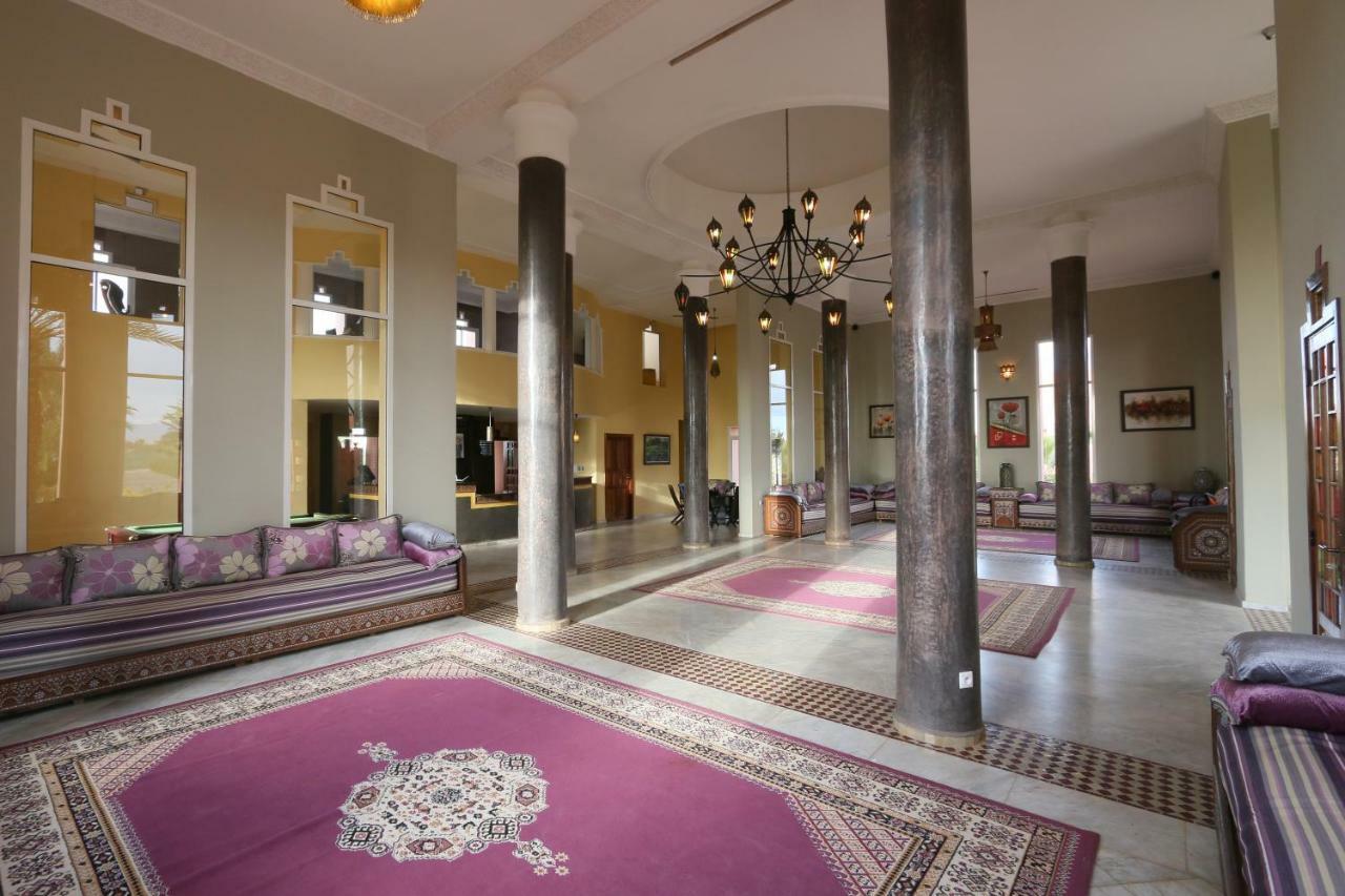 利亚德约文斯住宿加早餐旅馆 Ouled Moumen 外观 照片