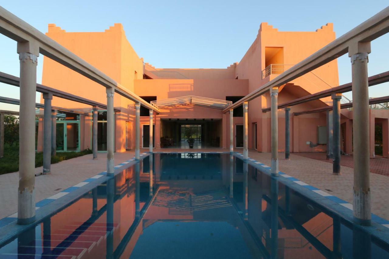 利亚德约文斯住宿加早餐旅馆 Ouled Moumen 外观 照片